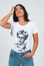 Cargar imagen en el visor de la galería, Frida Kahlo Tee
