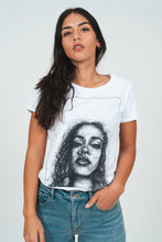 Afbeelding in Gallery-weergave laden, Rihanna Tee
